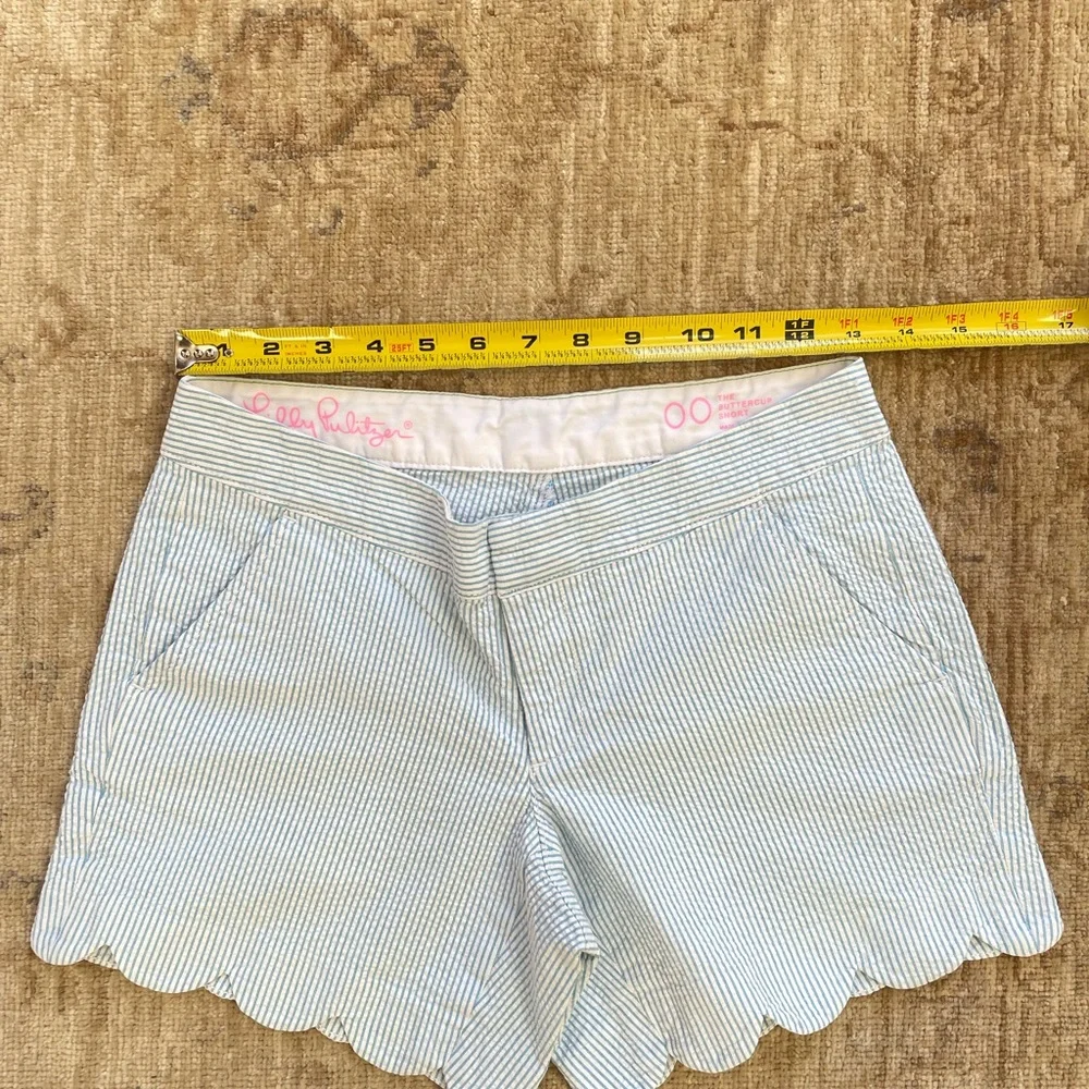 Lilly Pulitzer seersucker light blue scalloped edge shorts size 00. - Picture 8 of 12